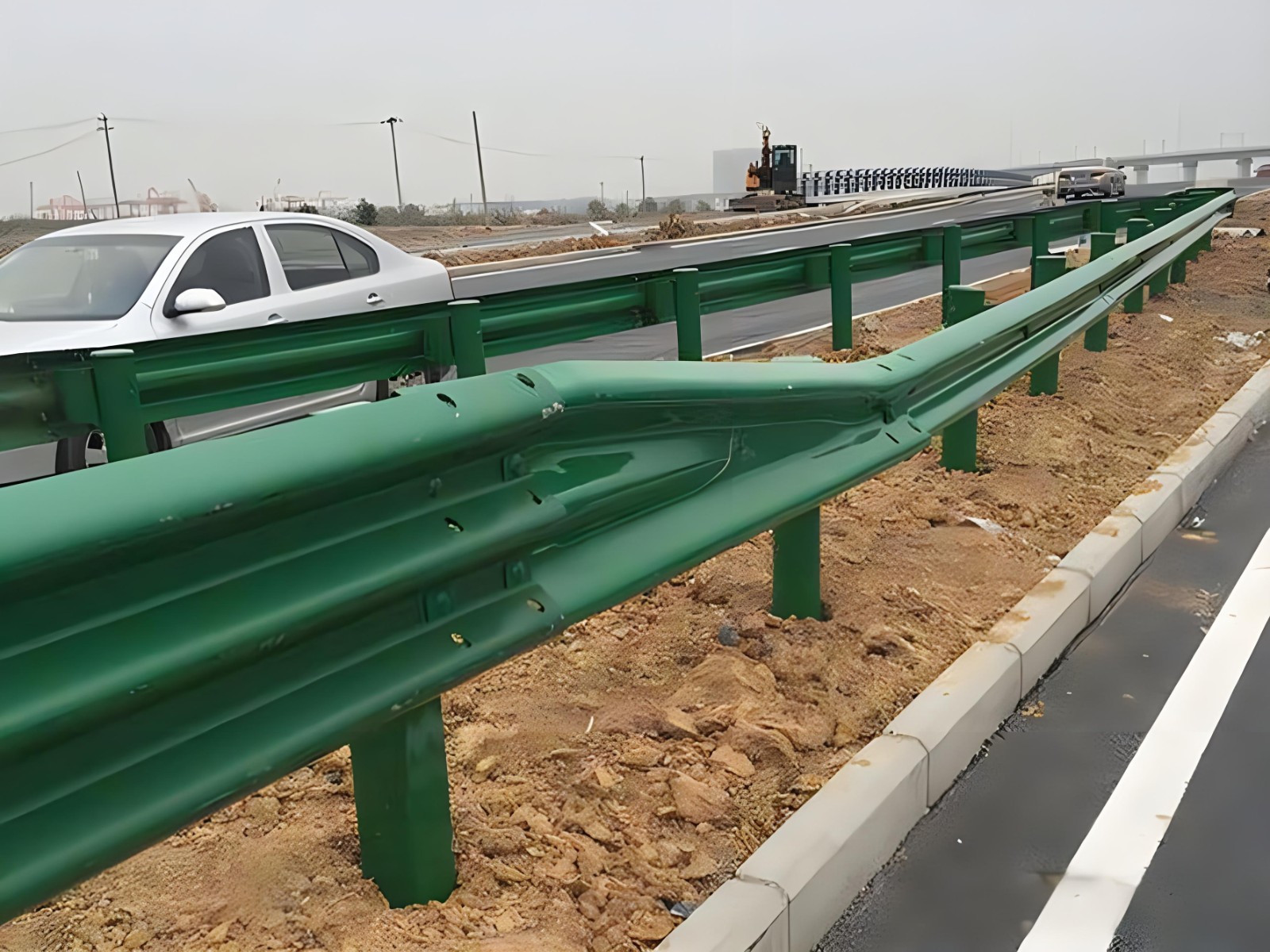 焦作高速波形护栏板日常维护方案确保道路安全新举措